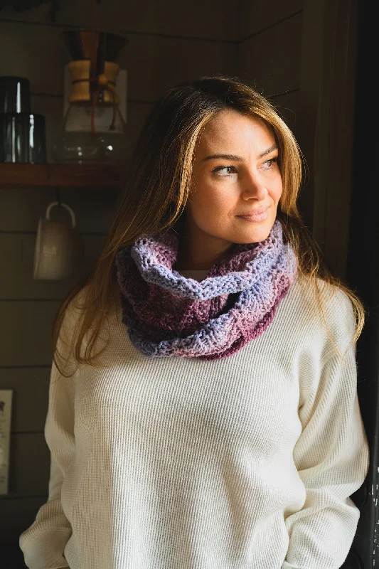  -Splash-proof food bowl AND Anti-choking slow food bowlPerry Street Cowl (Knit)