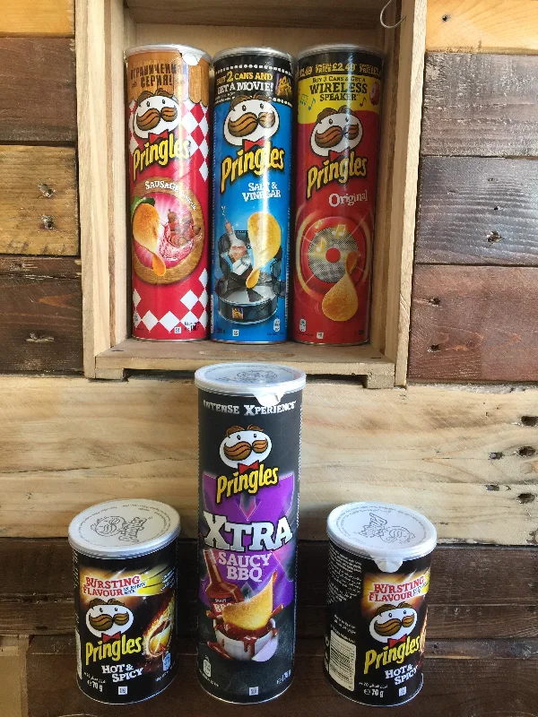 - Postoperative pet anti-licking Elizabethan collarPringles For All The Family 905g