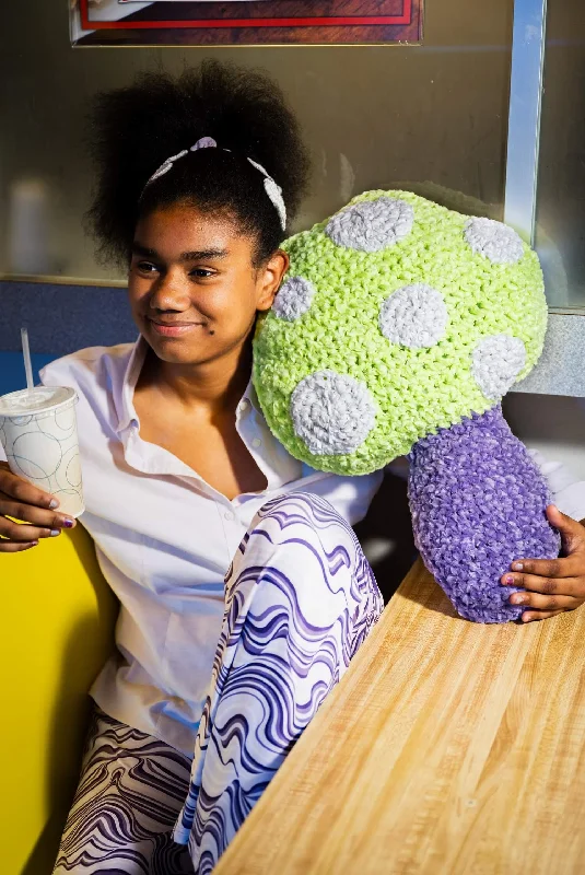 - ​​Pet toys under    yuanMushroom Pillow (Crochet)