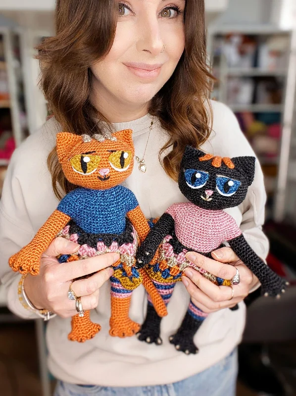 - Foldable and portable cat bagCrochet Kit - Fiona & Philomena Kitties