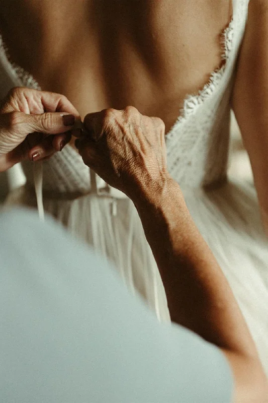 Boho V-Neck Lace Tulle Wedding Dress