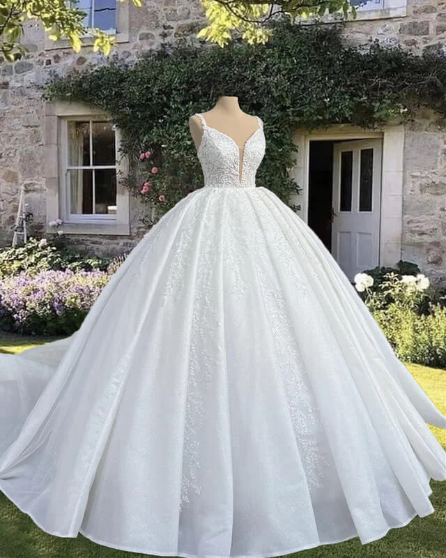 Lace Overlay Tulle V-neck Wedding Dress